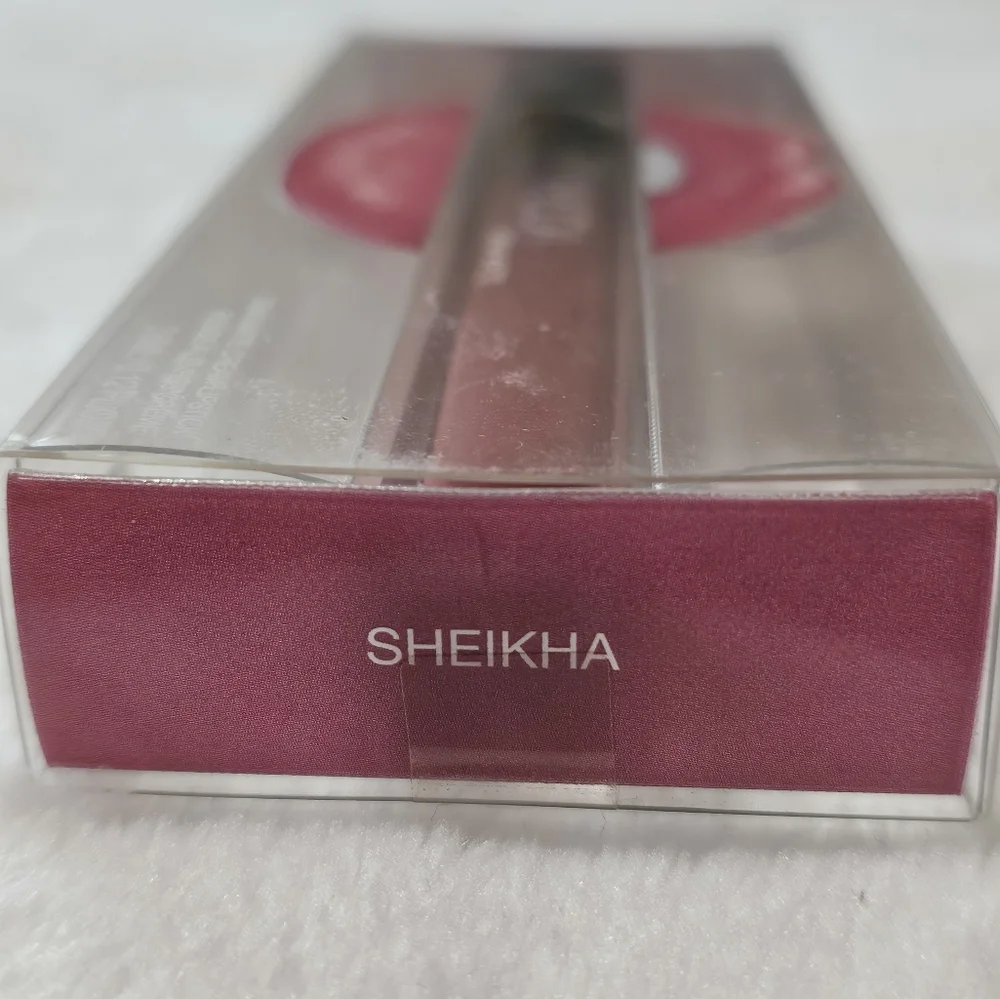 HUDA BEAUTY: DEMI MATTE LIPSTICK -BNIB!!